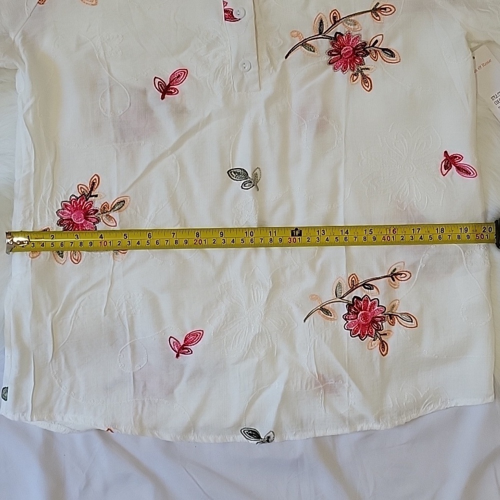 White Floral Embroidered Blouse - Picture 13 of 15